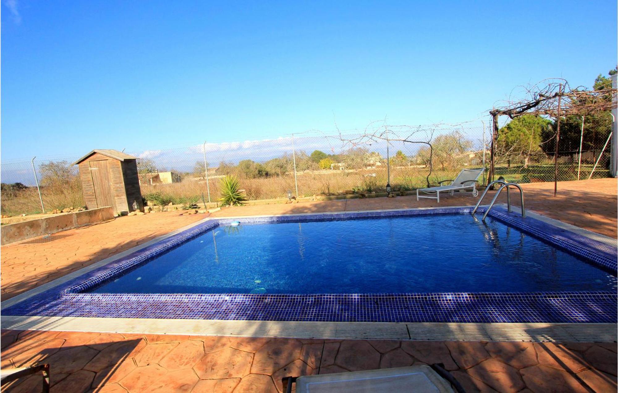 Cozy Home In Algaida With Outdoor Swimming Pool Ferienhaus